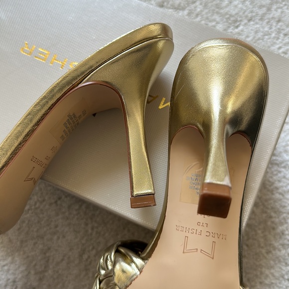 🔥Marc Fisher Gold Heel Sandals. - Picture 7 of 13